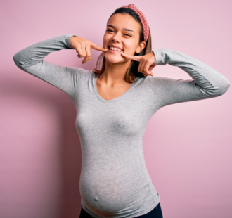 Igiene orale in gravidanza: è sicura?