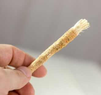 La radice di Miswak: pro e contro di questo spazzolino naturale