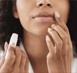 Tagli agli angoli della bocca: cause e rimedi